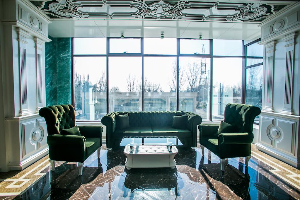 Фото Emerald Hotel