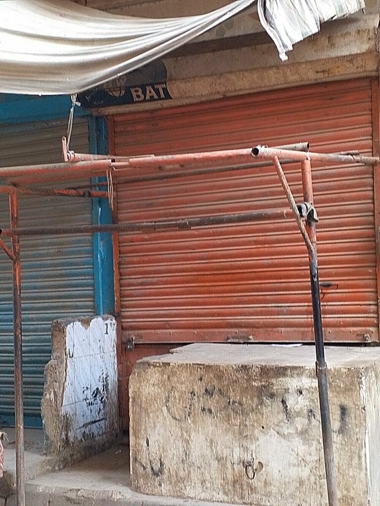 Batteries and chargers Battery world, Karachi, photo