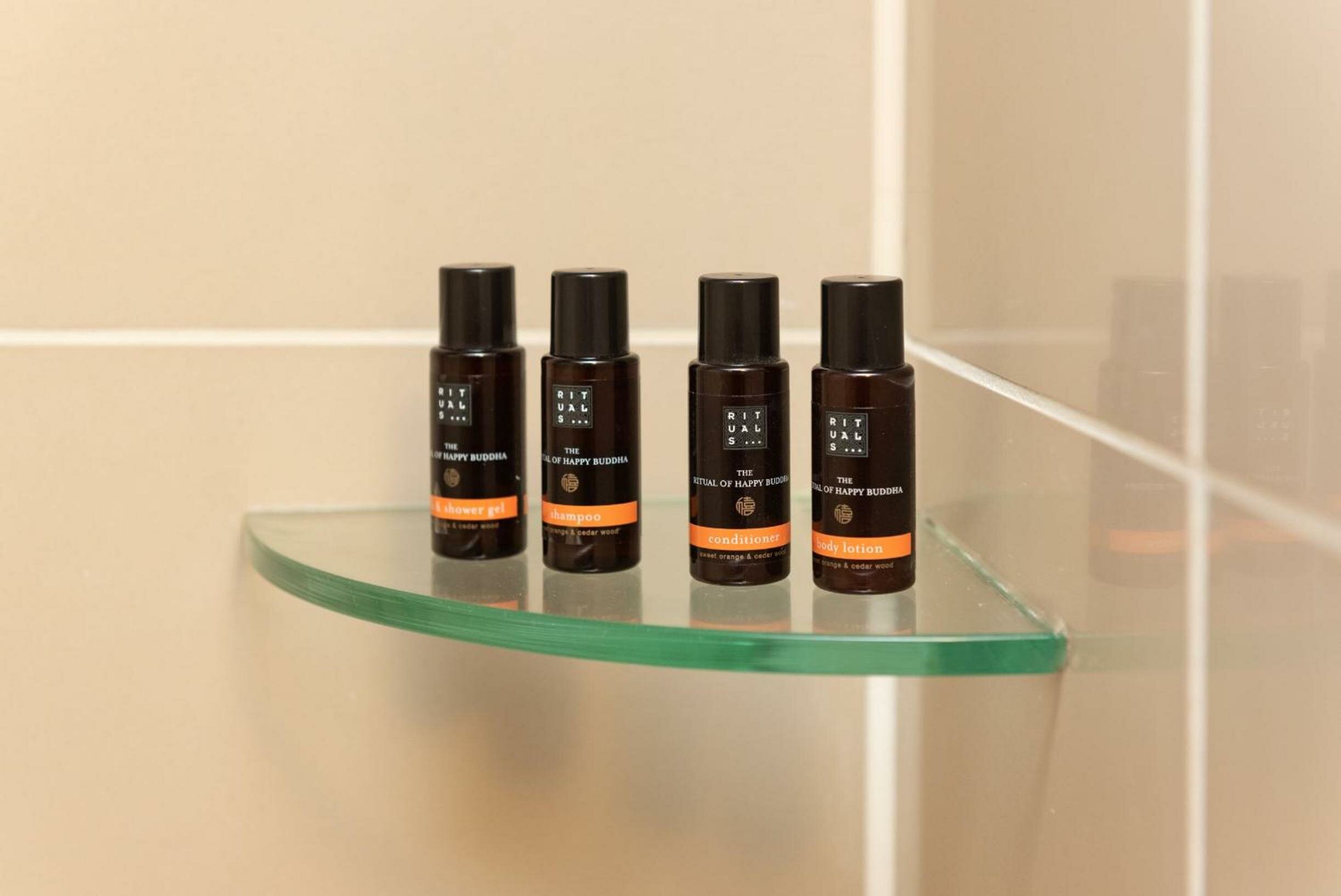 Фото Ocean Breeze Hotel