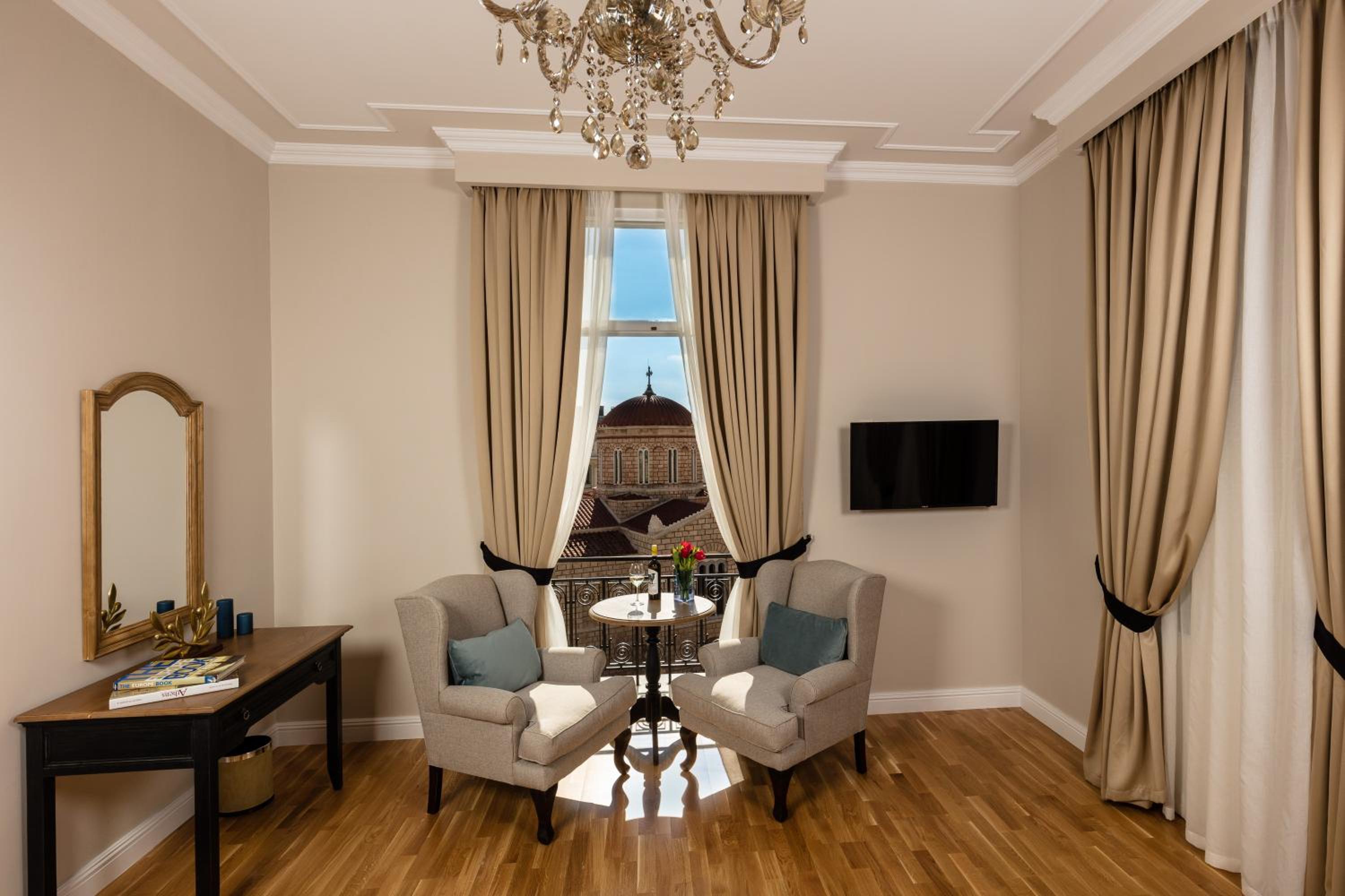 Фото Athens Mansion Luxury Suites