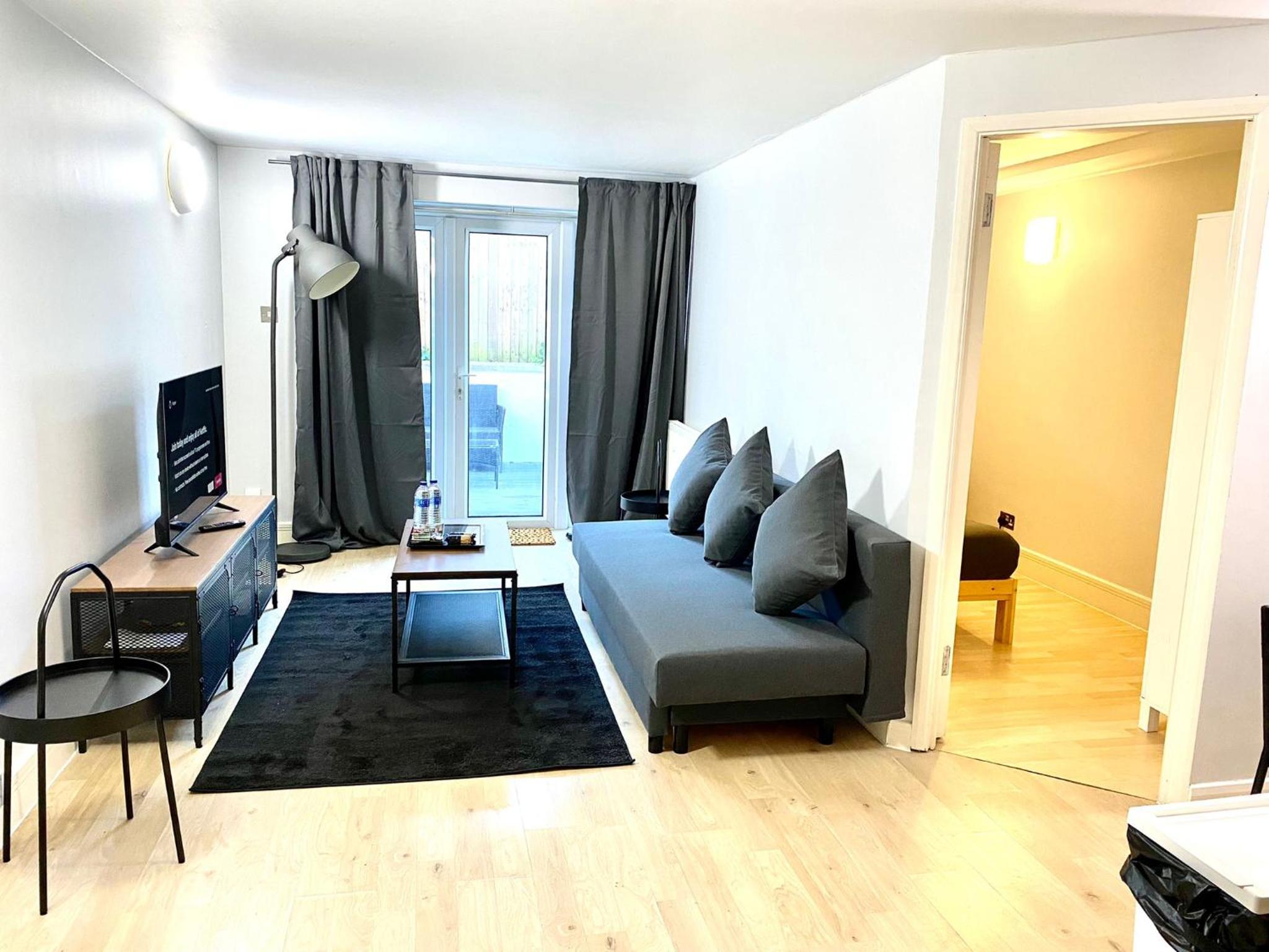 Фото Westciti Caroco Aparthotel