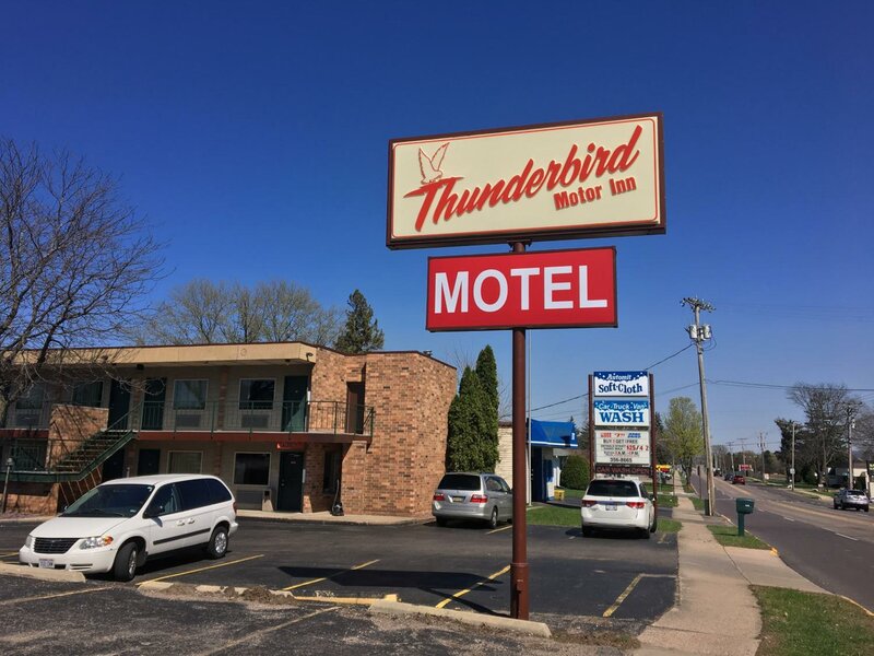 Гостиница Thunderbird Motor Inn Baraboo