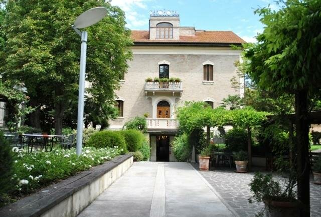 Гостиница Deco Hotel