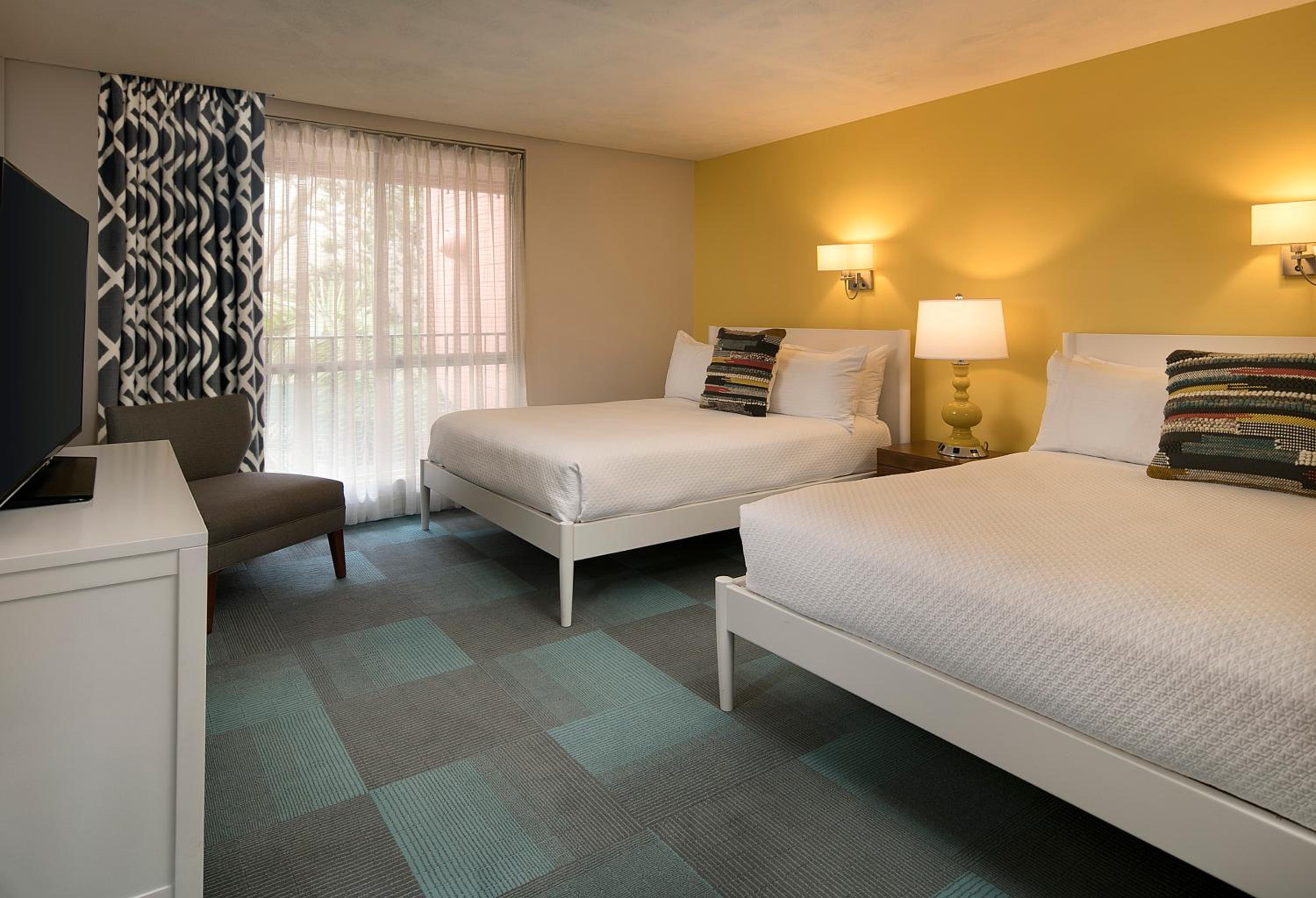 Фото La Jolla Cove Suites