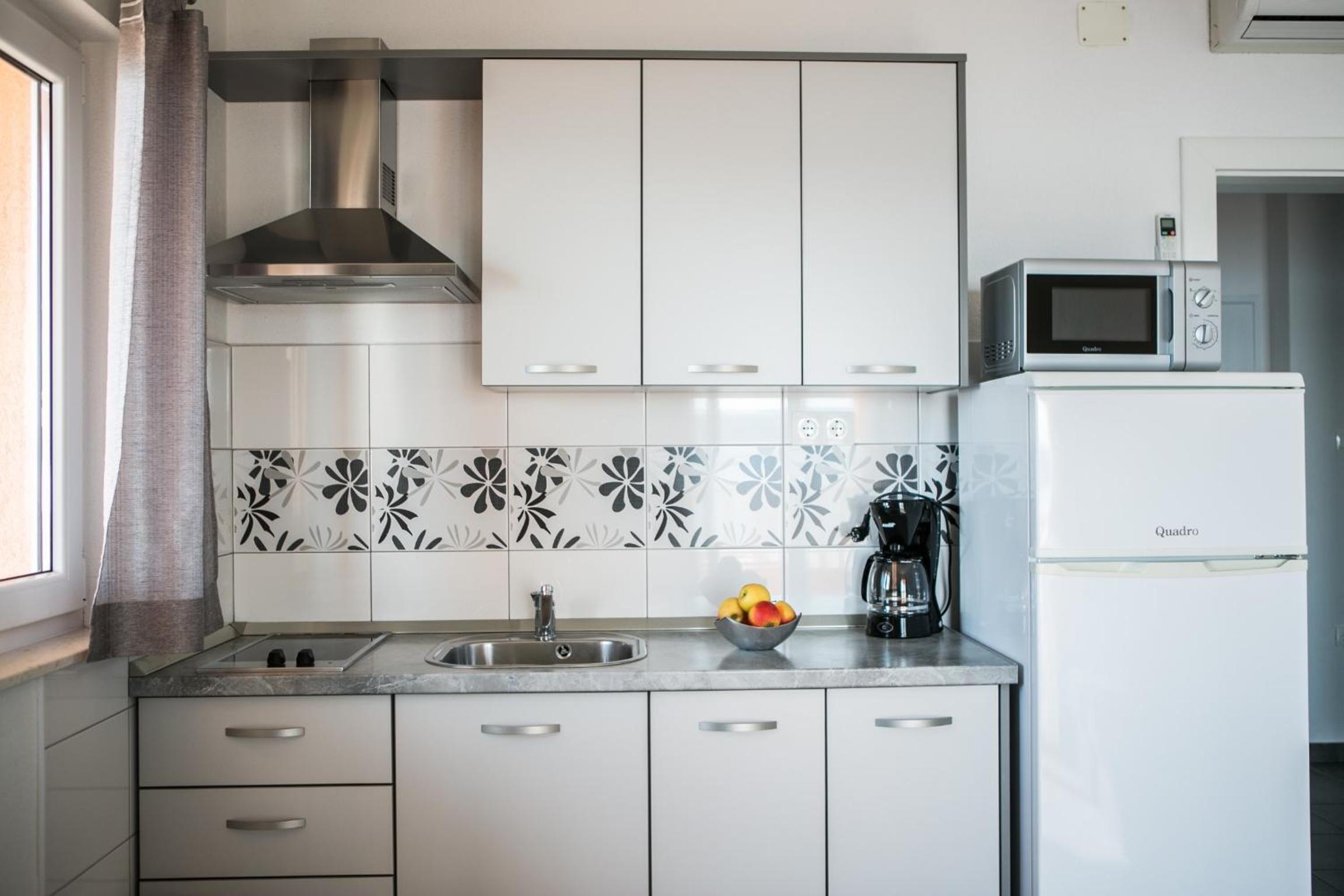 Фото Kaja - right next to the beach