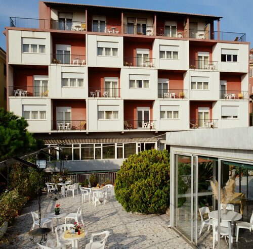 Гостиница Hotel Robinia в Империи