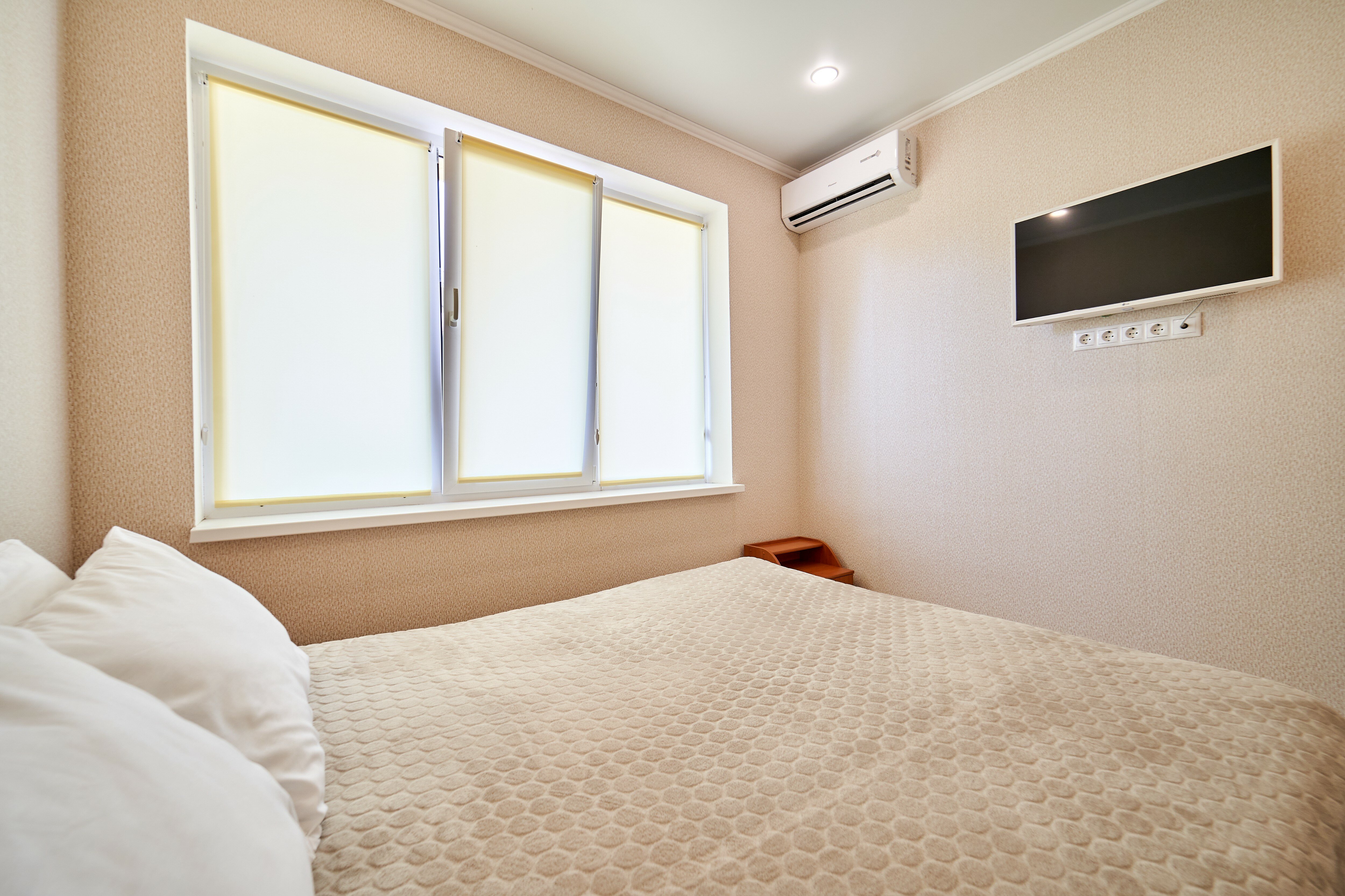 Фото Апартаменты 2-х Комнатные на Перелетной