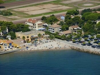 Гостиница Citotel La Potiniere в Йере