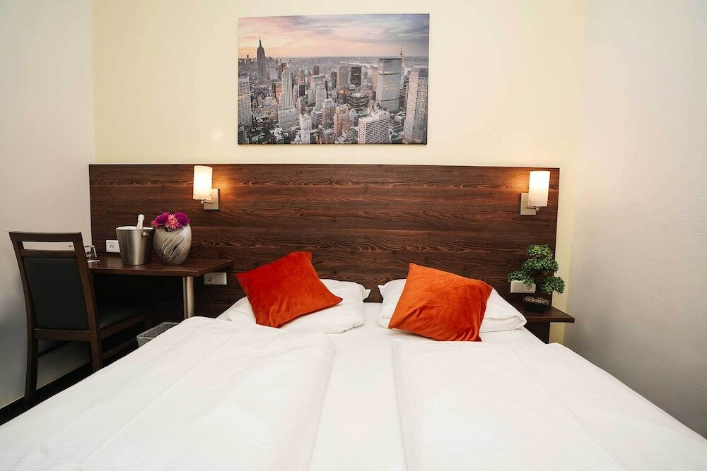 Фото Metro Hotel Frankfurt City by Trip Inn