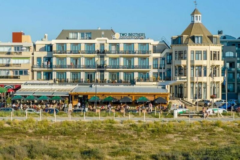 Гостиница Two Brothers Noordwijk Beach в Нордвейке