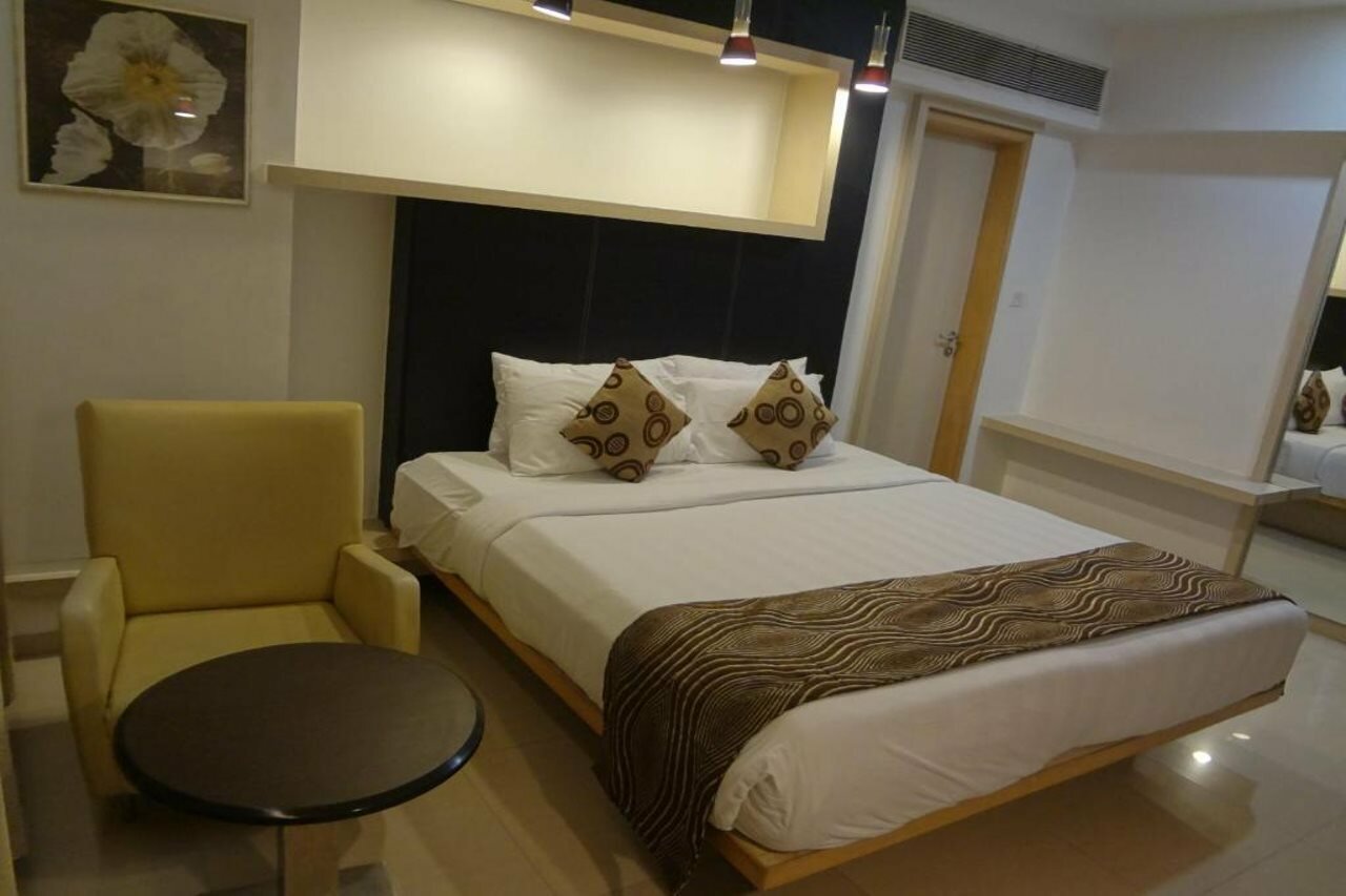 Фото Oriental Residency Hotel