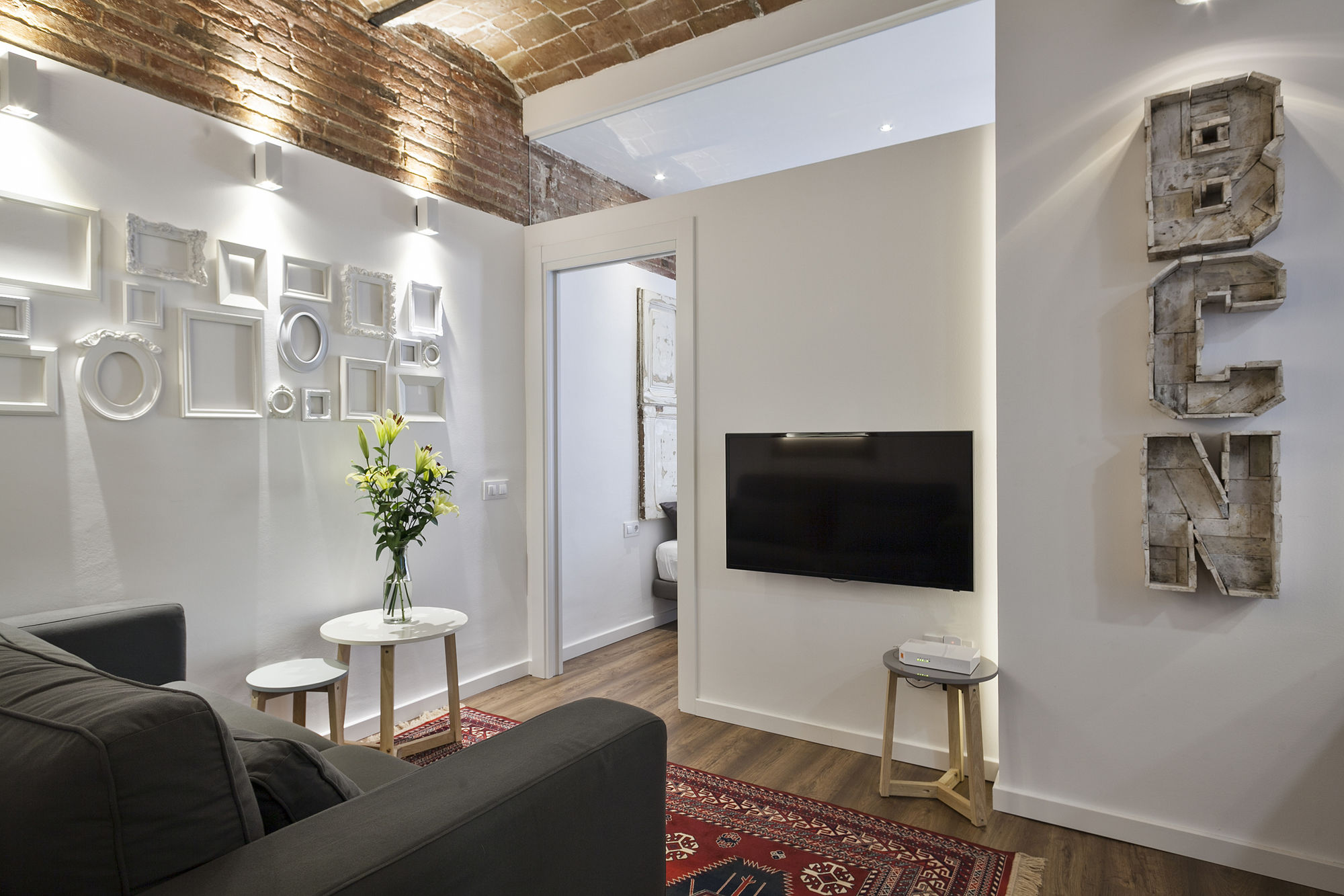 Фото Charming Parallel