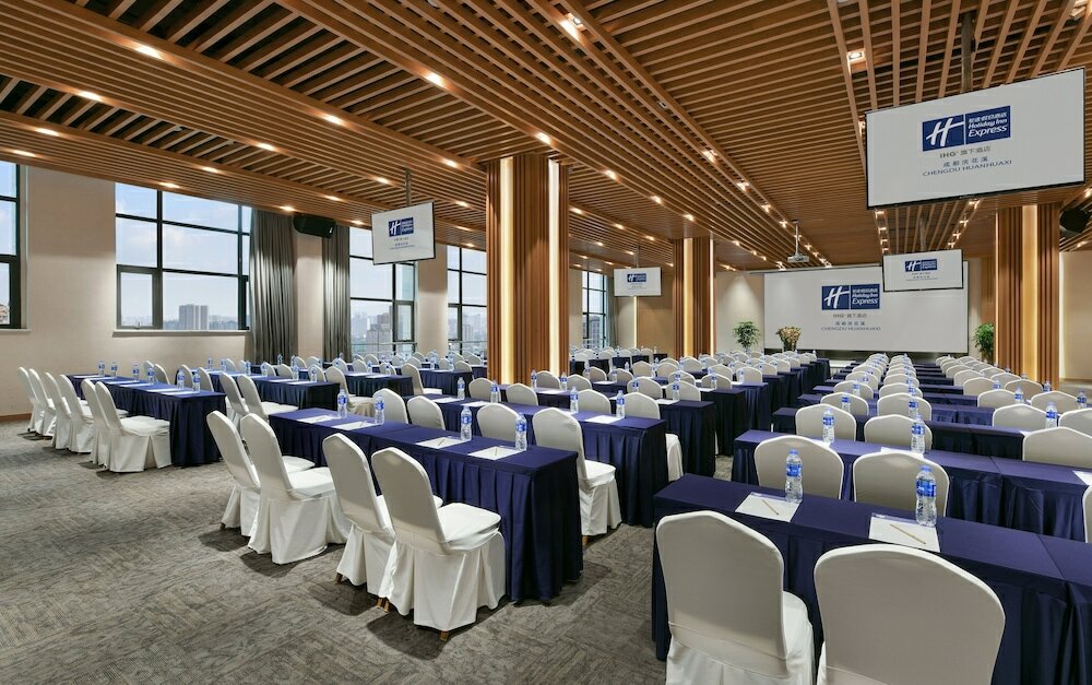 Фото Holiday Inn Express Chengdu Huanhuaxi, an Ihg Hotel