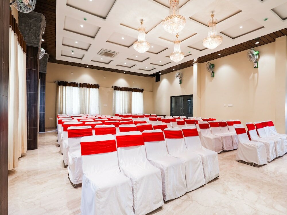 Фото Oyo 14244 Loya Legend