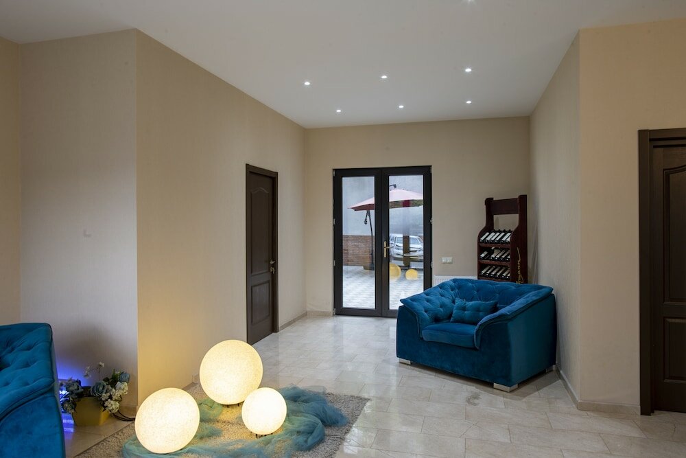 Фото Отель Golden Nugget Tbilisi