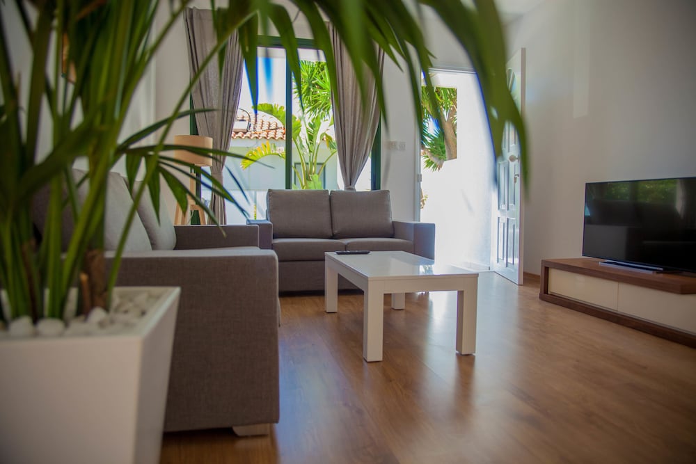 Фото Julipapas Gardens