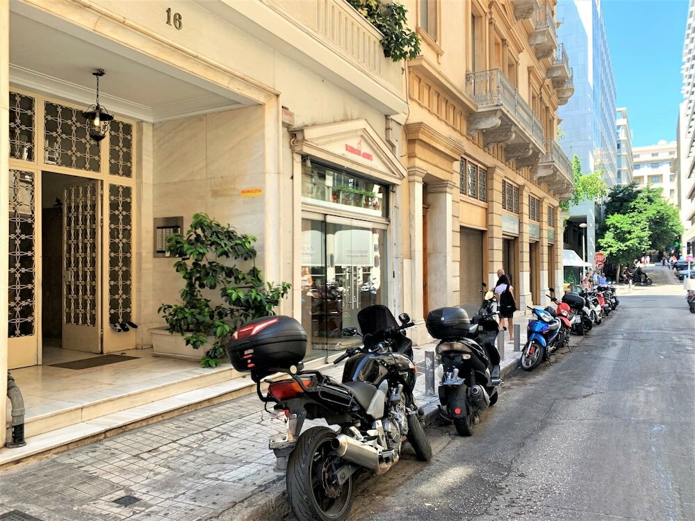 Фото отеля 1