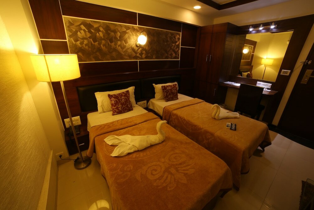 Фото Hotel Grandpragati