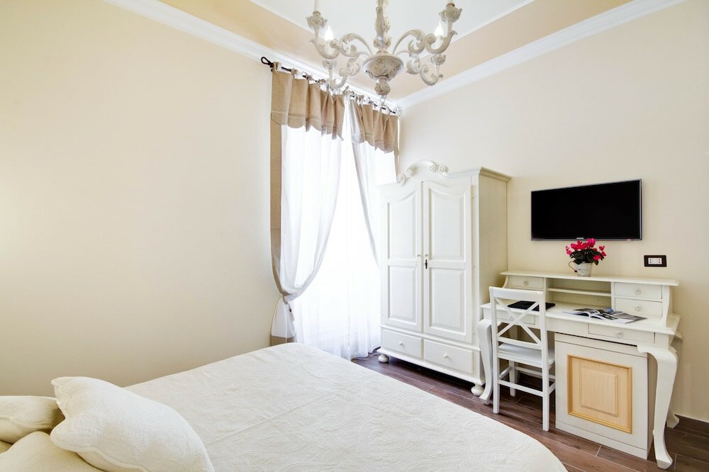 Фото Lunaria Suites Rome