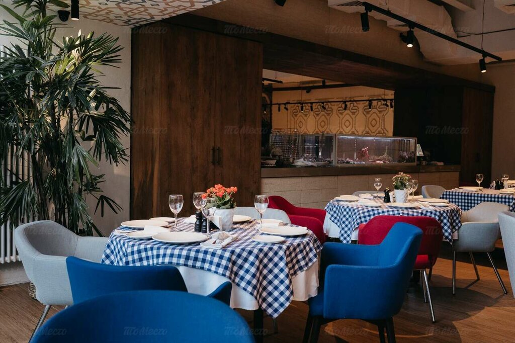 Restaurant Klevo in Usachevsky market, Moscow, photo