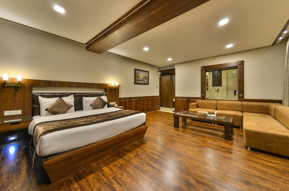 Фото Clarks Inn Srinagar