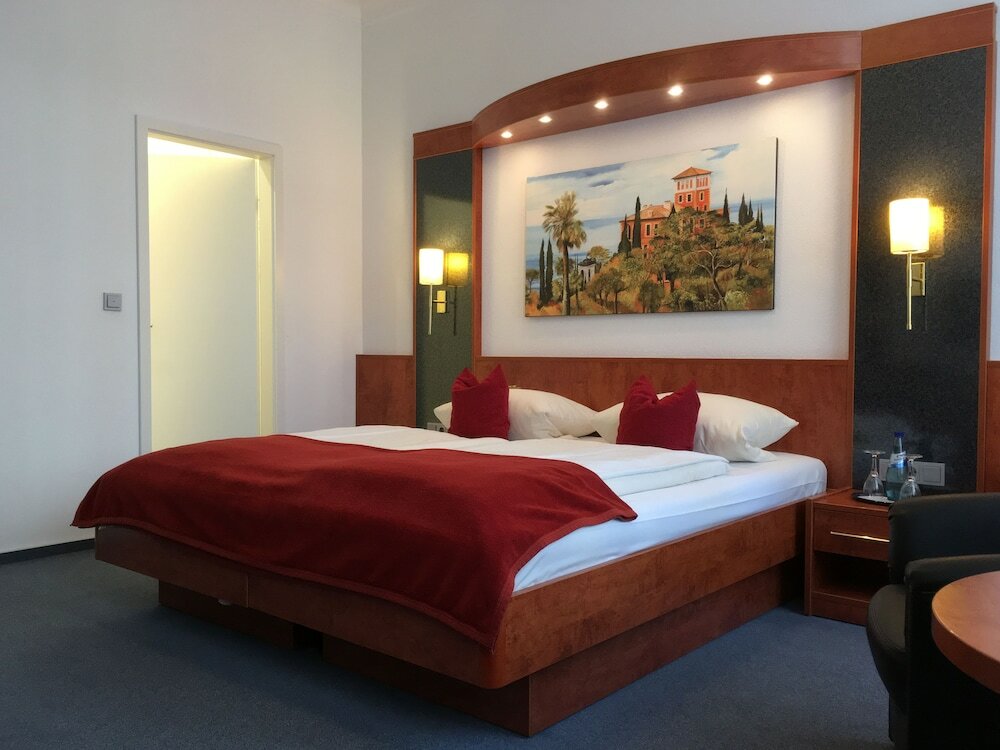 Фото Hotel West an der Bockenheimer Warte