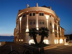 ÈHotel (Reggio di Calabria, Via Giunchi, 7), hotel