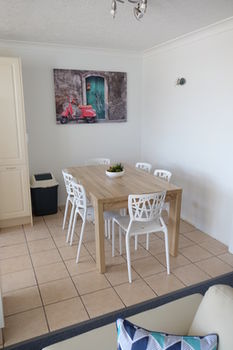 Фото Queensleigh Apartment