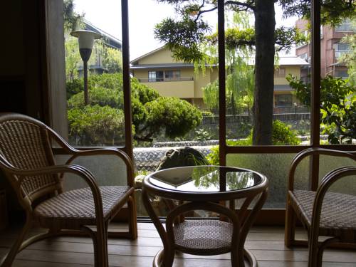 Фото Historical Ryokan Hostel K's House Ito Onsen