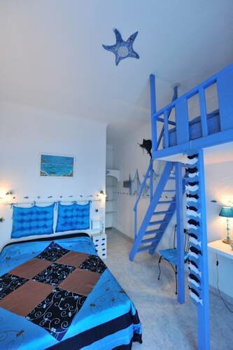 Гостиница Hotel Les Flots Bleus в Сене-Рафаэле