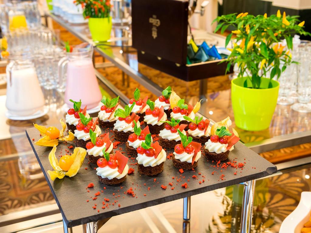 Фото Radisson Blu Carlton Hotel, Bratislava