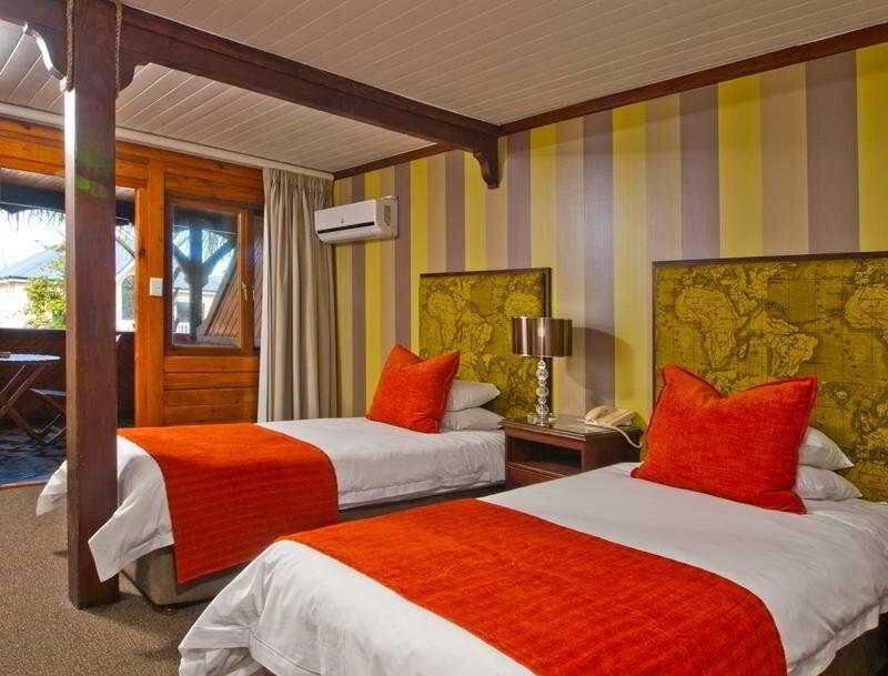 Фото Knysna Log-Inn Hotel