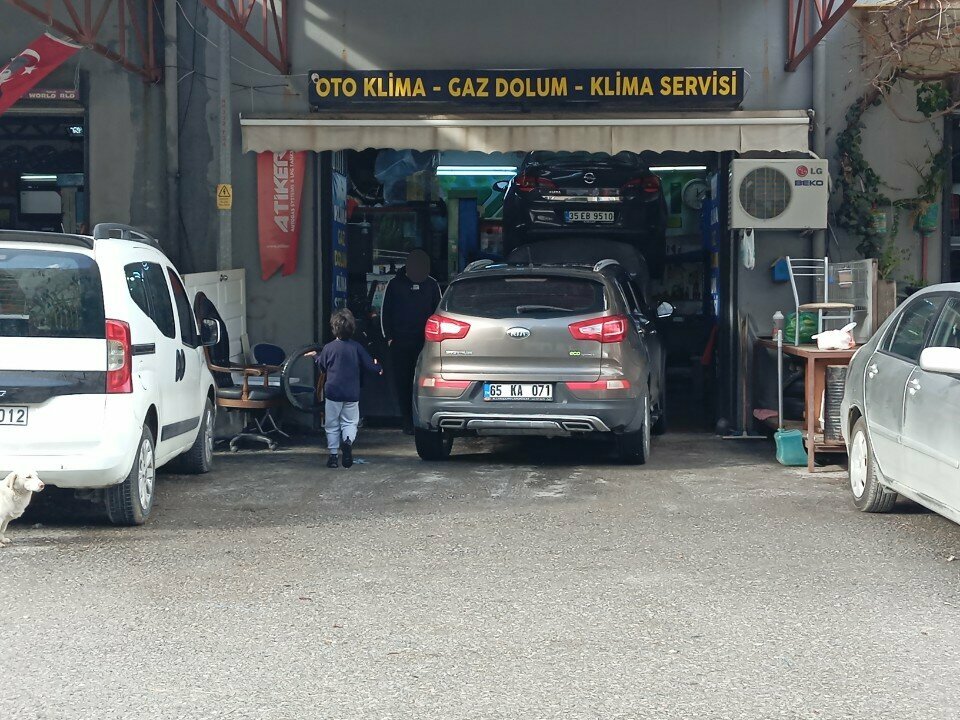 Car dealership Mumtaz Autogas, Izmir, photo
