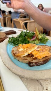 Brunch & Cake (Al Rostumani Building, Jumeirah 1, Jumeirah, Dubai), cafe