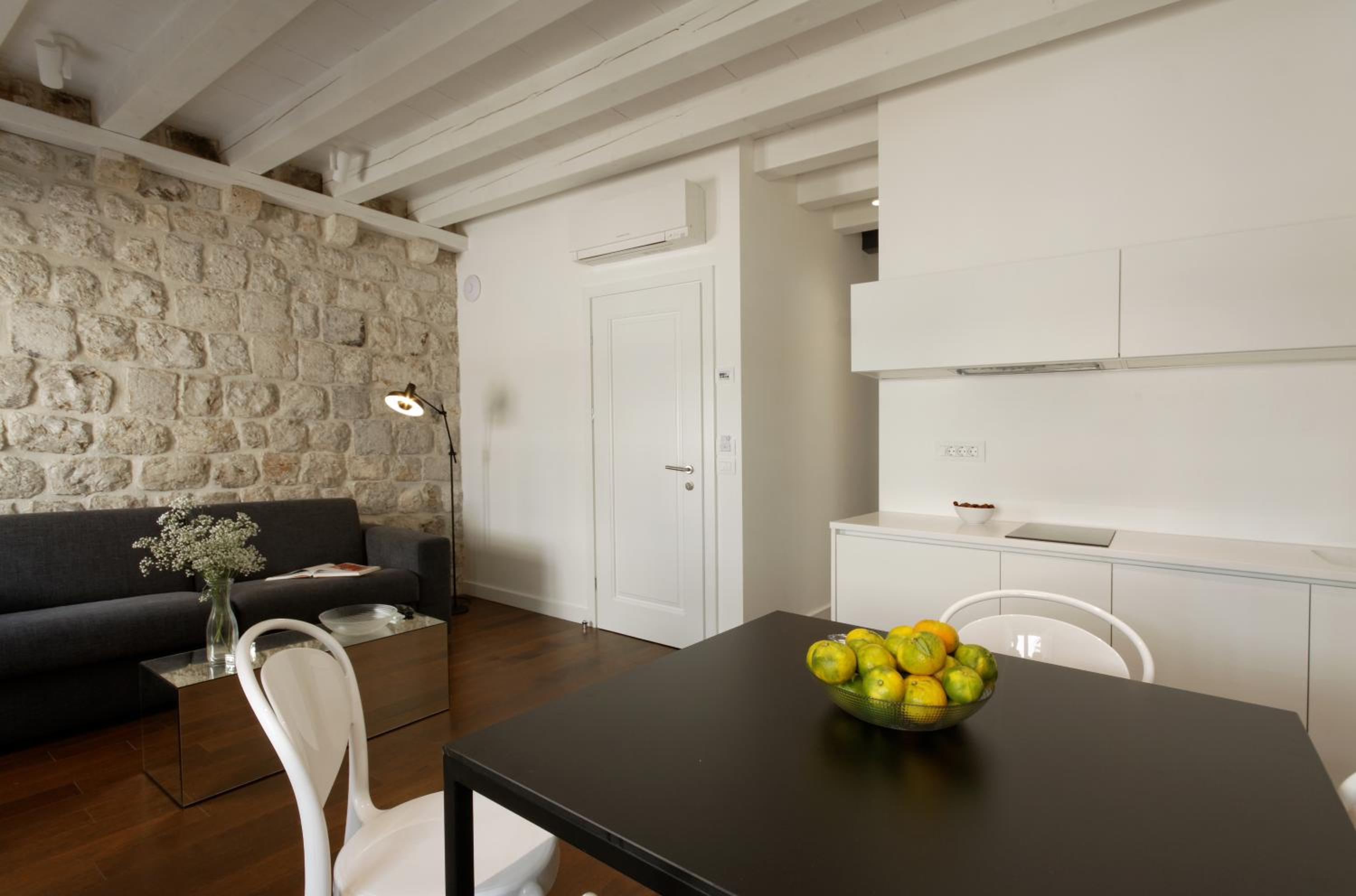 Фото Apartments Eleganca