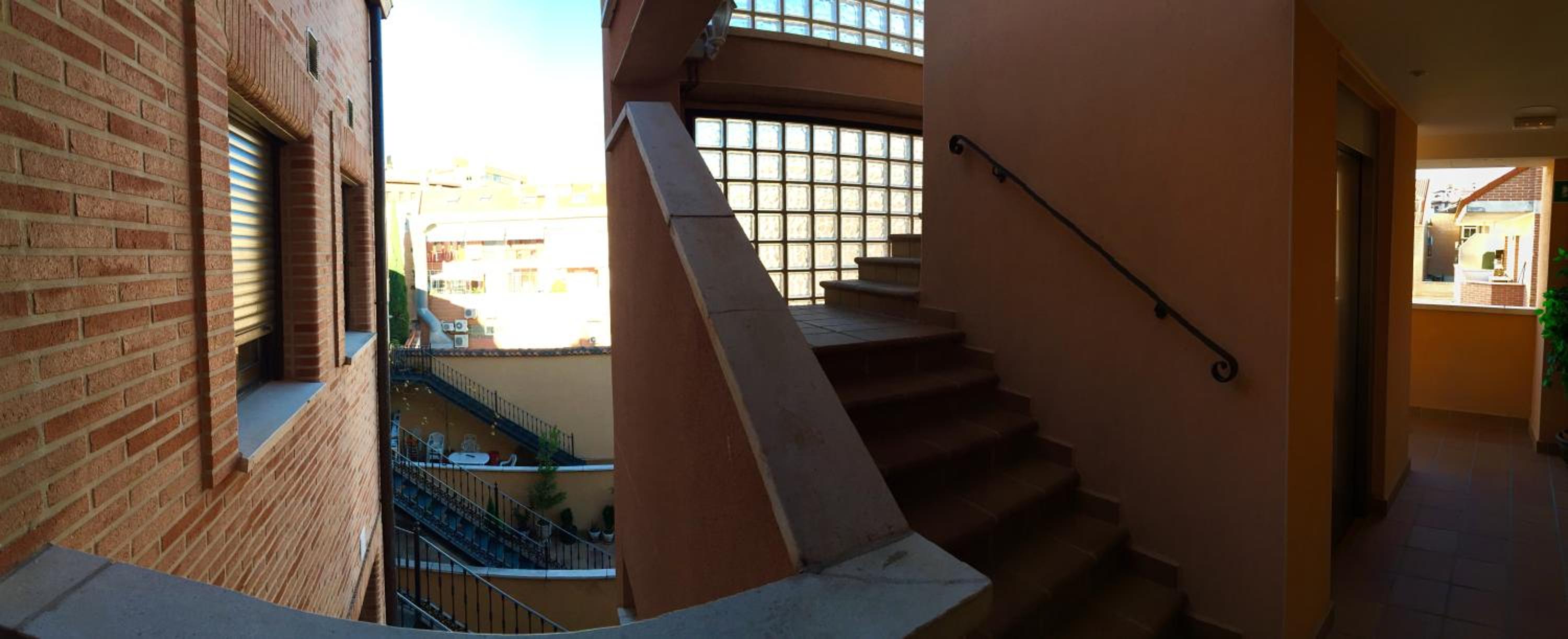 Фото Hotel Complutense