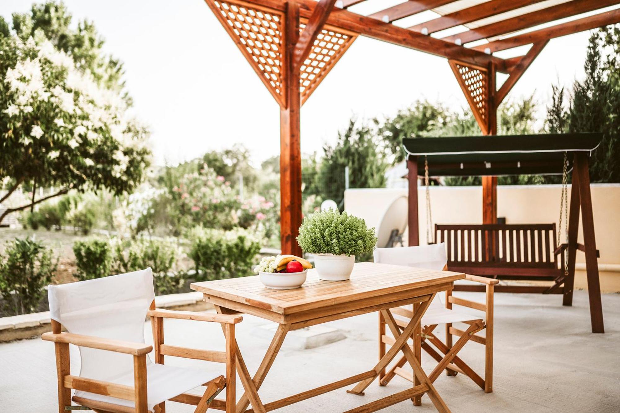 Фото Potamos Apartments