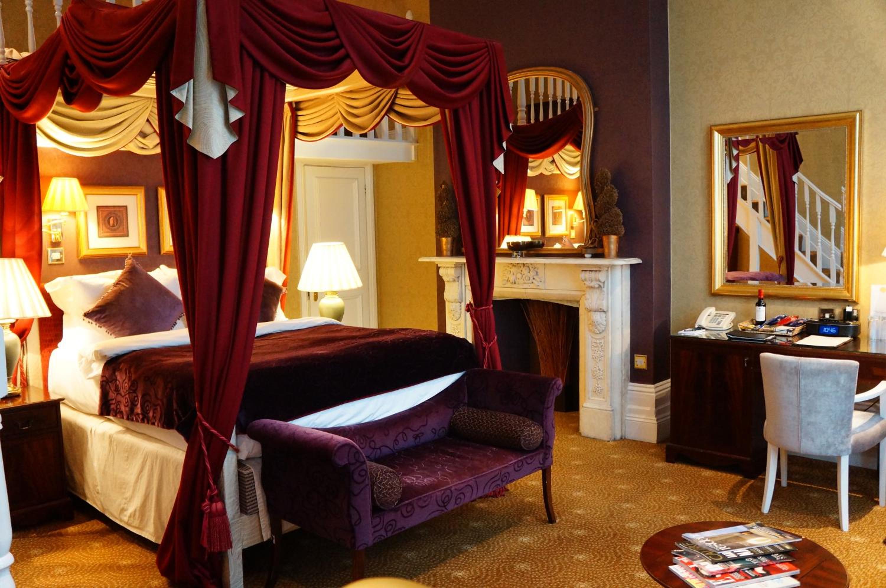 Фото The Colonnade