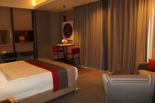 Hotel Ramada by Wyndham Tire, , foto