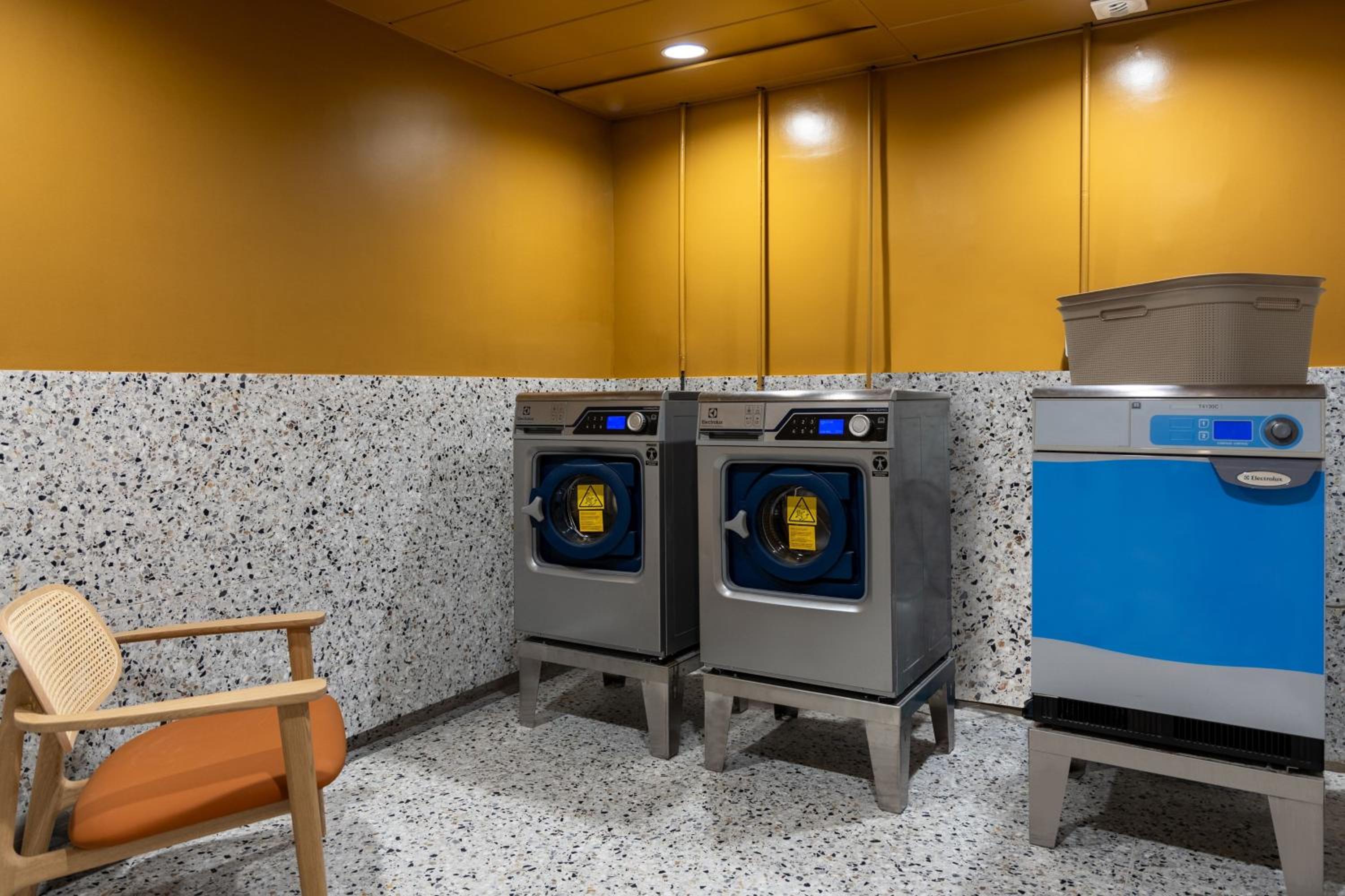 Фото Residence Inn by Marriott Paris Didot Montparnasse