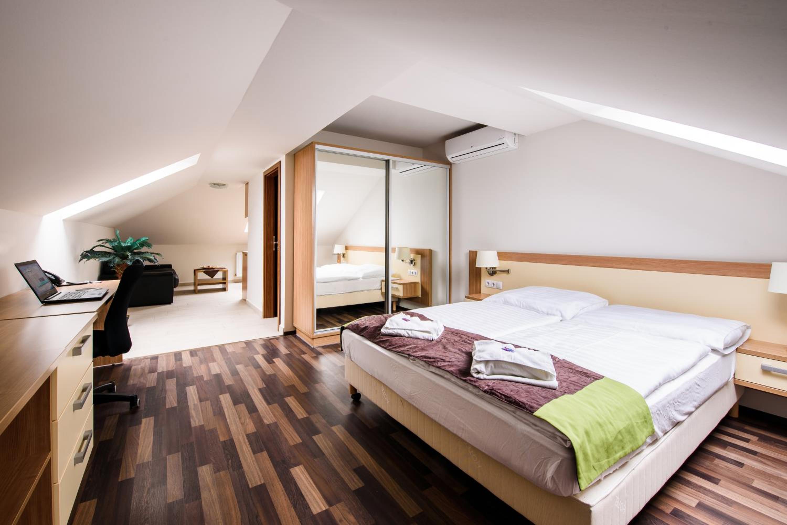 Фото Garzon Plaza