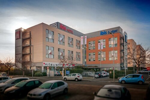 Гостиница Ibis Lleida Hotel в Лериде