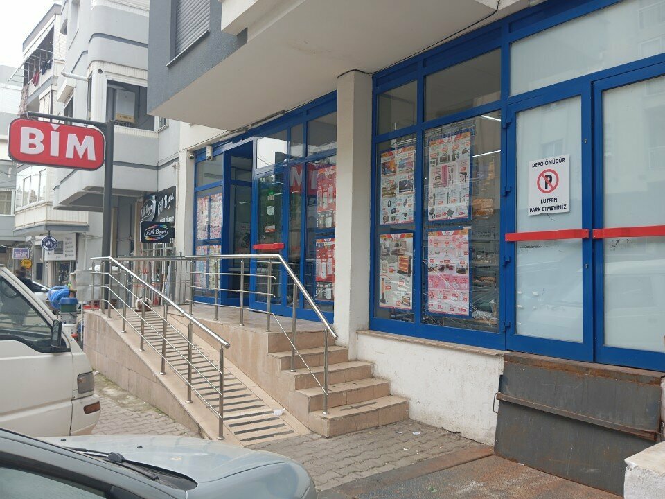 Supermarket Bim, Izmir, photo