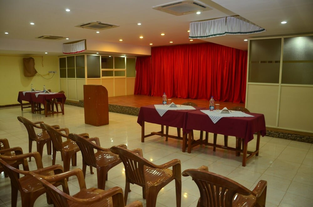 Фото Indismart Woodbourne Resort