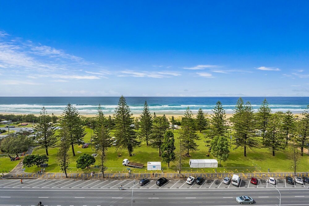 Фото Sandpiper Apartments