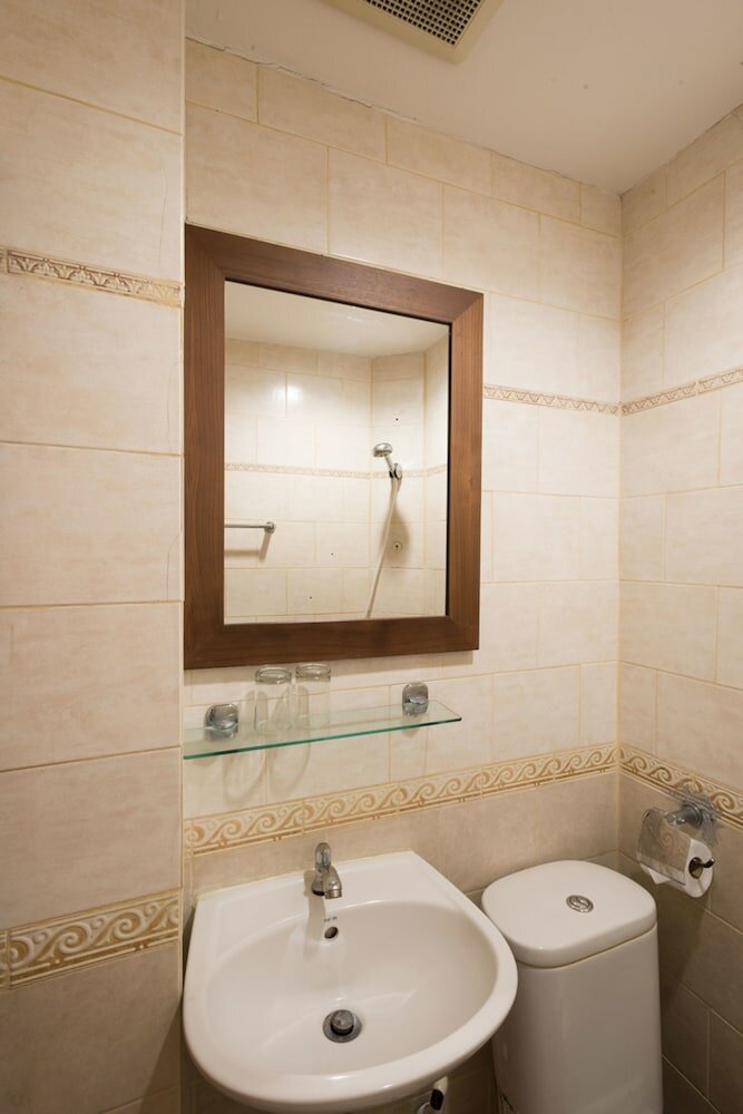 Фото New Road Guest House - Hostel