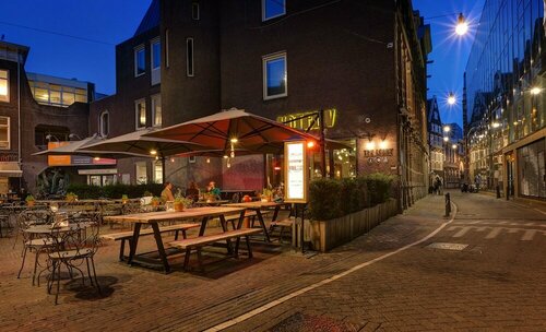 Гостиница Hotel V Nesplein в Амстердаме