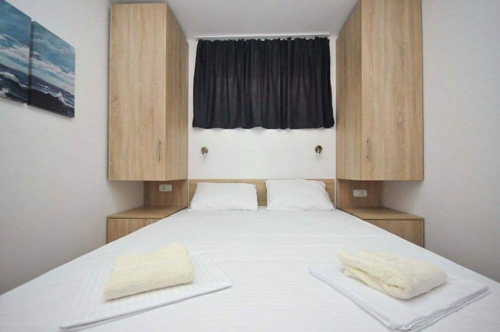 Фото Apartments Jadranski Biser