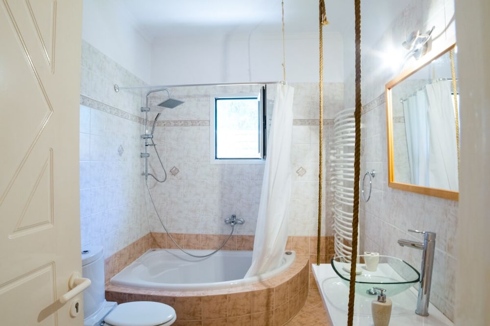 Фото Sunset Apartments near Athens Airport