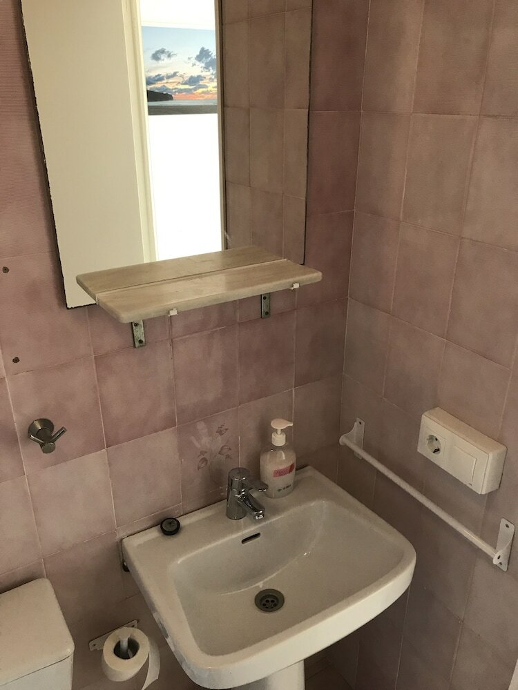 Фото Hostal Restaurante Tarín